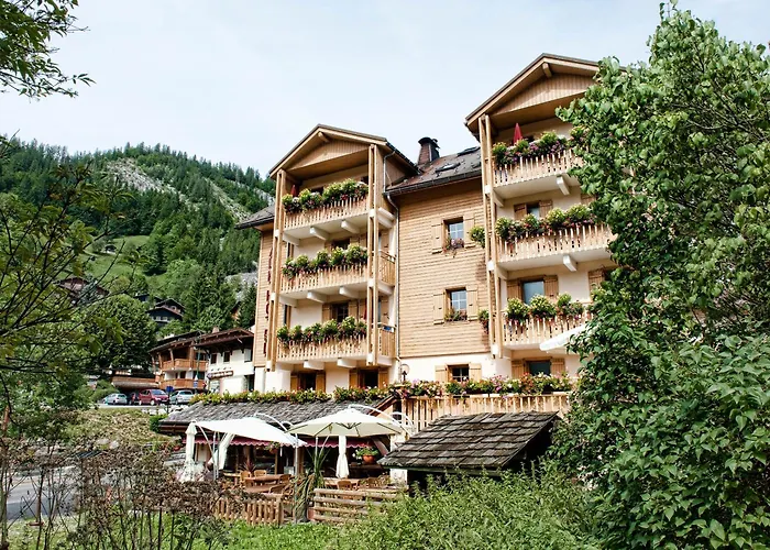 Alp'hotel فندق لا كلوساز