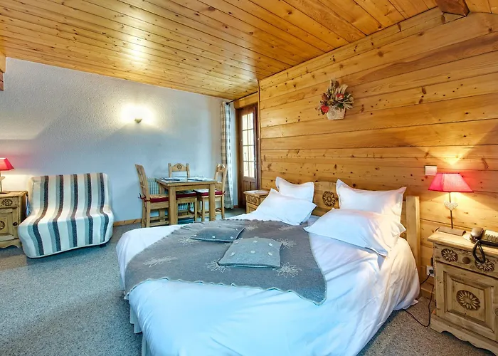 فندق Alp'hotel لا كلوساز